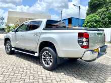 https://riyasewana.com/uploads/mitsubishi-l200-sportero-2020-69345212052.jpg