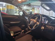 https://riyasewana.com/uploads/mitsubishi-l200-sportero-210355310386.jpg