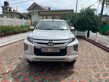 https://riyasewana.com/uploads/mitsubishi-l200-sportero-2312150817875.jpg