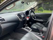 https://riyasewana.com/uploads/mitsubishi-l200-sportero-2810110717815.jpg