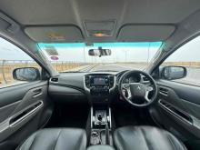 https://riyasewana.com/uploads/mitsubishi-l200-sportero-49230324883.jpg