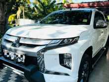 https://riyasewana.com/uploads/mitsubishi-l200-triton-112128134312.jpg