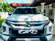 https://riyasewana.com/uploads/mitsubishi-l200-triton-112128134471.jpg