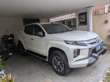 https://riyasewana.com/uploads/mitsubishi-l200-triton-28104730572.jpg
