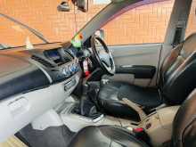 https://riyasewana.com/uploads/mitsubishi-l200-warrior-2007-2212560412214.jpg
