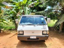 Mitsubishi L300 1980 Van
