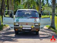 Mitsubishi L300 1983 Van