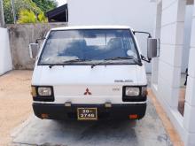 Mitsubishi L300 1985 Van
