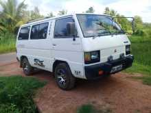 Mitsubishi L300 1983 Van