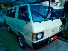 Mitsubishi L300 1982 Van