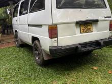 Mitsubishi L300 1985 Van