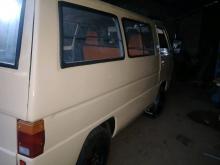 Mitsubishi L300 1988 Van