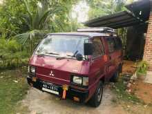 Mitsubishi L300 1988 Van