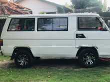 Mitsubishi L300 1982 Van