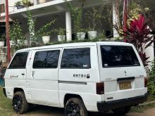 Mitsubishi L300 1980 Van