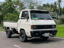 https://riyasewana.com/uploads/mitsubishi-l300-171947496445.jpg