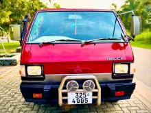 Mitsubishi L300 1988 Van