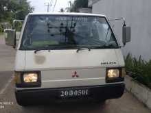 Mitsubishi L300 1982 Van