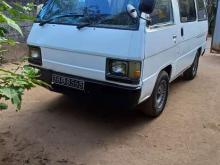 Mitsubishi L300 1982 Van