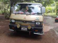 Mitsubishi L300 1986 Van