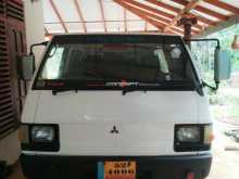 Mitsubishi L300 1980 Van