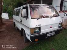 Mitsubishi L300 1980 Van