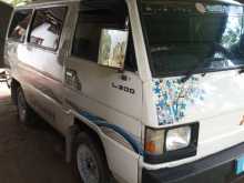 Mitsubishi L300 1980 Van