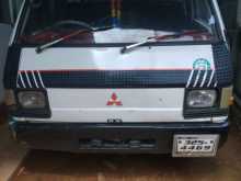 Mitsubishi L300 1980 Van
