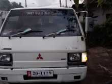 Mitsubishi L300 1981 Van