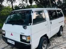 Mitsubishi L300 1982 Van