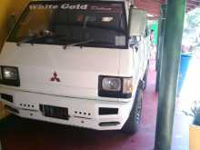 Mitsubishi L300 1982 Van