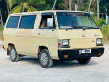 Mitsubishi L300 1983 Van
