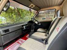 https://riyasewana.com/uploads/mitsubishi-l300-1983-69340212303.jpg