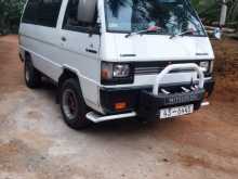 Mitsubishi L300 1985 Van