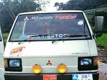 Mitsubishi L300 1985 Van