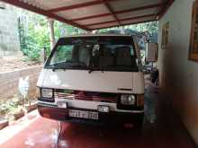 Mitsubishi L300 1985 Van