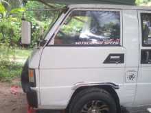 Mitsubishi L300 1986 Van