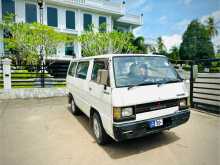 Mitsubishi L300 1986 Van
