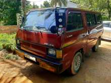 Mitsubishi L300 1986 Van