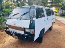 Mitsubishi L300 1986 Van