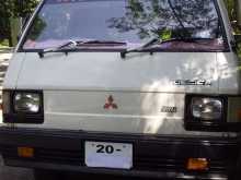 Mitsubishi L300 1986 Van