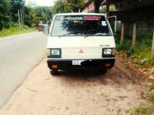 Mitsubishi L300 Delica 1987 Van