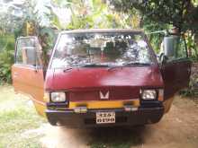 Mitsubishi L300 1987 Van