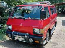 Mitsubishi L300 1987 Van