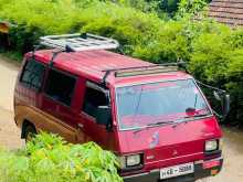 Mitsubishi L300 1988 Van