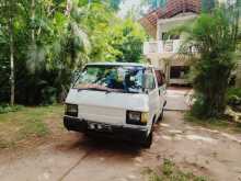 Mitsubishi L300 1990 Van