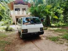 Mitsubishi L300 1990 Van