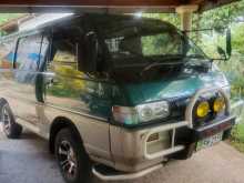 Mitsubishi Delica PO5 L300 1991 Van