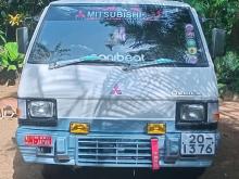 Mitsubishi L300 1986 Van