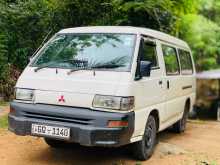 Mitsubishi L300 2001 Van